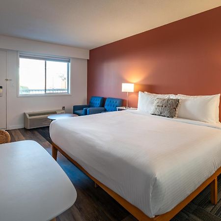 Okanagan Lakefront Resort Penticton Exterior photo