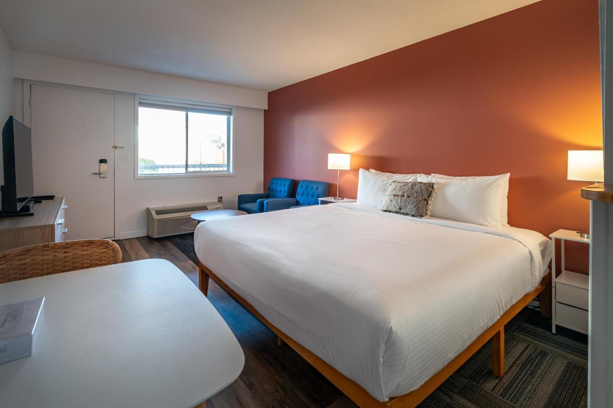 Okanagan Lakefront Resort Penticton Exterior photo